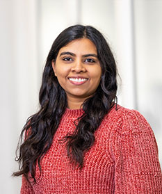 Bio Shaukat Memoona 251110 LG0049 Web